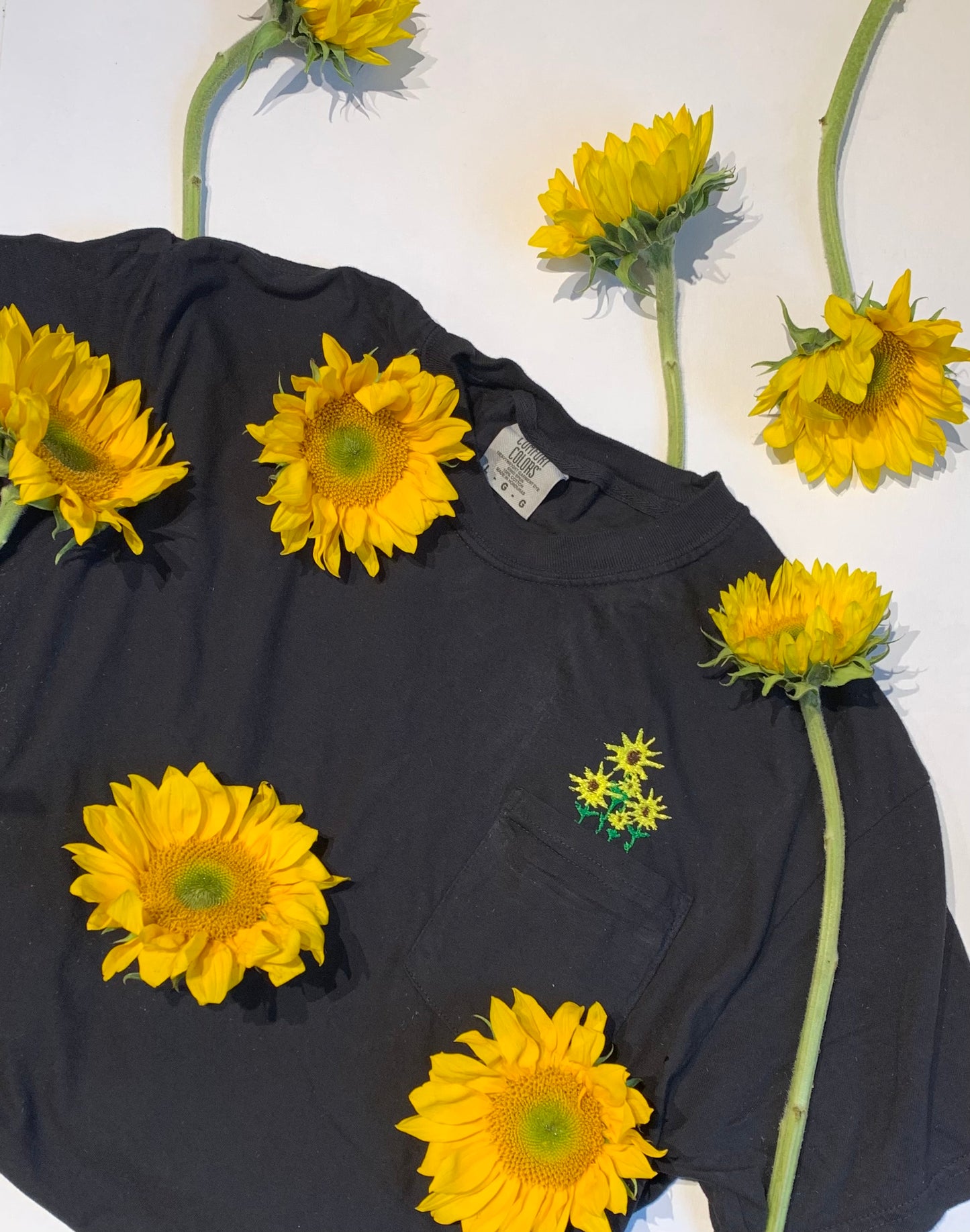 Unisex Embroidered Cotton Pocket Sunflower Tee